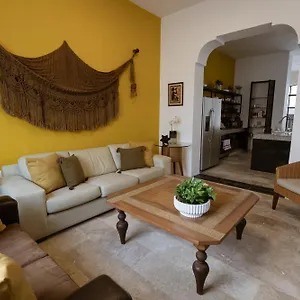 Casa Ubicada En El Corazon De Merida, Ac Y Piscina! Holiday home